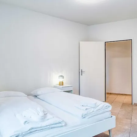 Zh Gold 1 - Hitrental Apartamento *