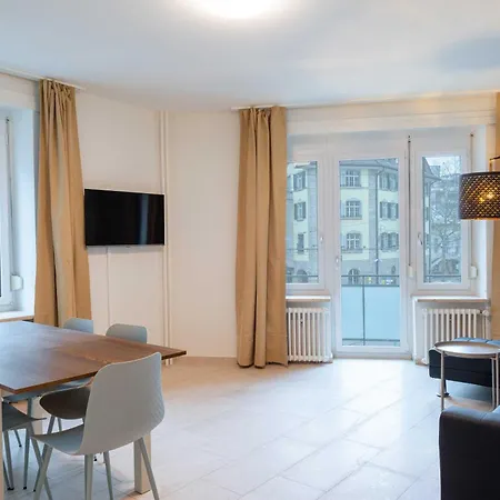 Apartman Zh Gold 1 - Hitrental *